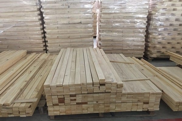 Vận chuyển gỗ thành phẩm từ Tây Nguyên