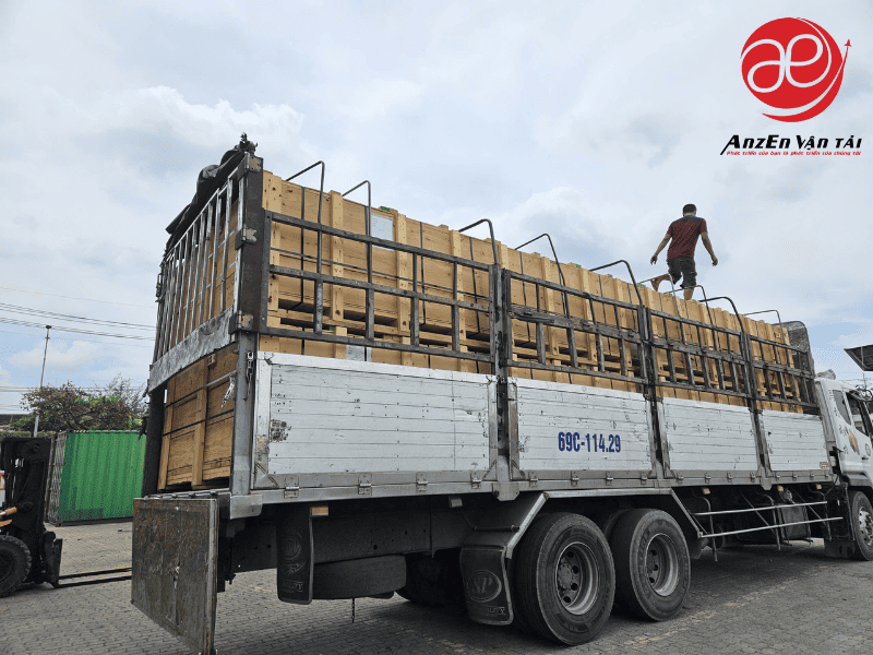 Xe vận tải AnzEn vận chuyển hàng hóa từ Đồng Nai đi Quảng Ngãi